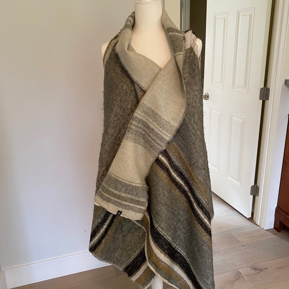 Women Wool long poncho